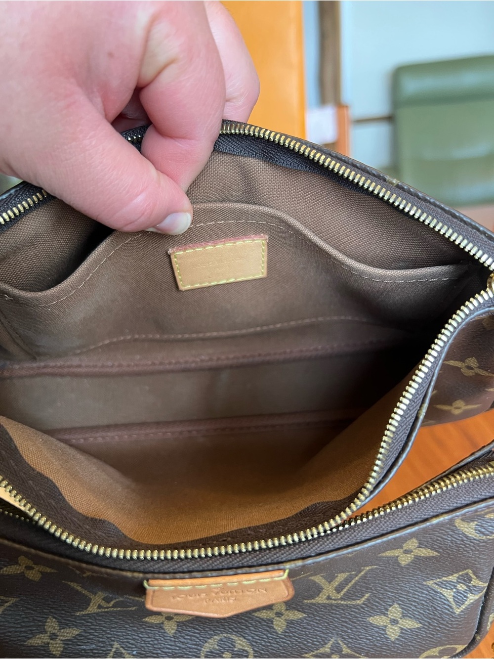 Louis Vuitton Multi Pochette Accessoires Monogram Crossbody Bag Khaki Strap - Picture 6 of 17